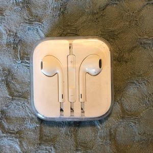 Apple ear phones